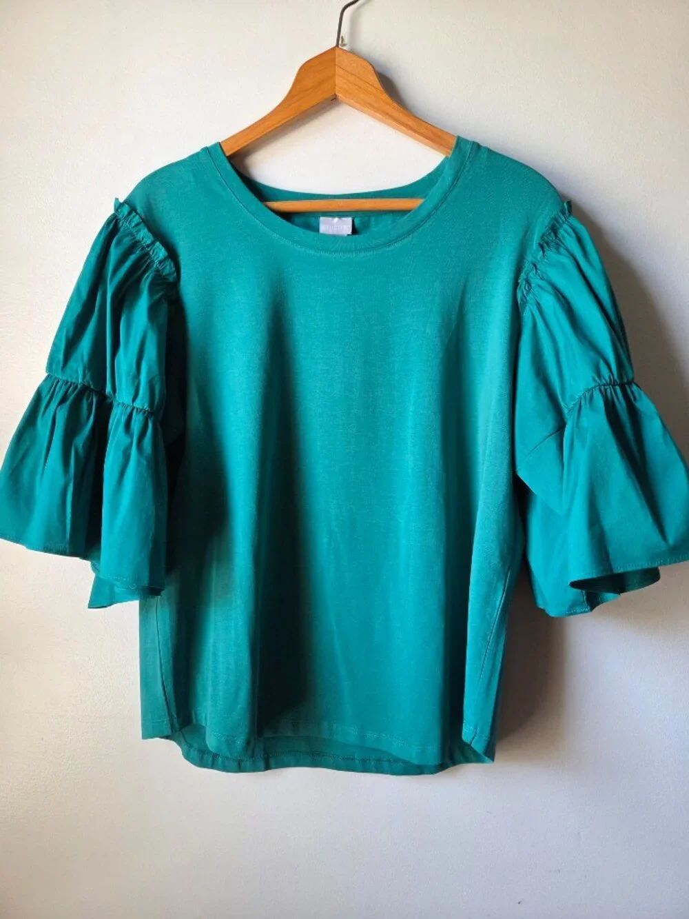 LIKE NEW CHICO'S TURQUOISE GREEN WIDE SLEEVES TOP SIZE 1 / US M